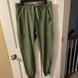 MedCouture Insight Jogger Scrub Bottoms in Olive